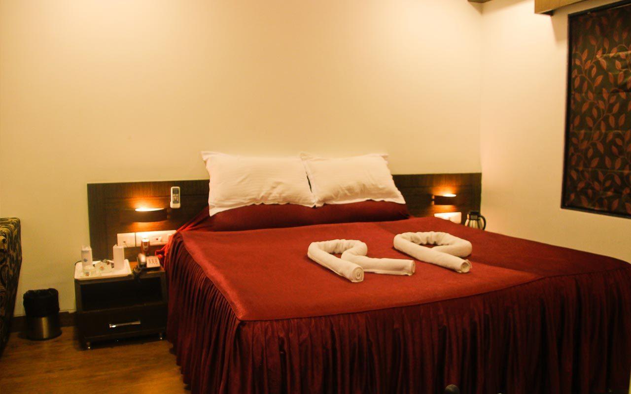 Hotel Rajashree Palace Сіліґурі Екстер'єр фото